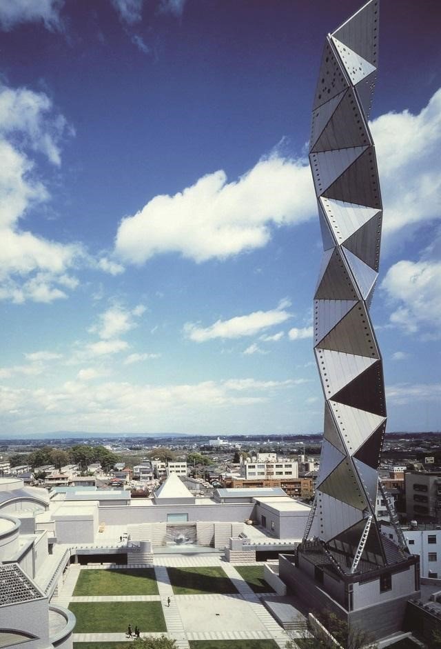 《建築師介紹》Arata Isozaki